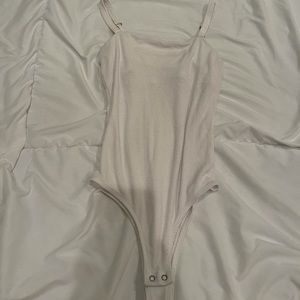 HOLLISTER WHITE BODY SUIT